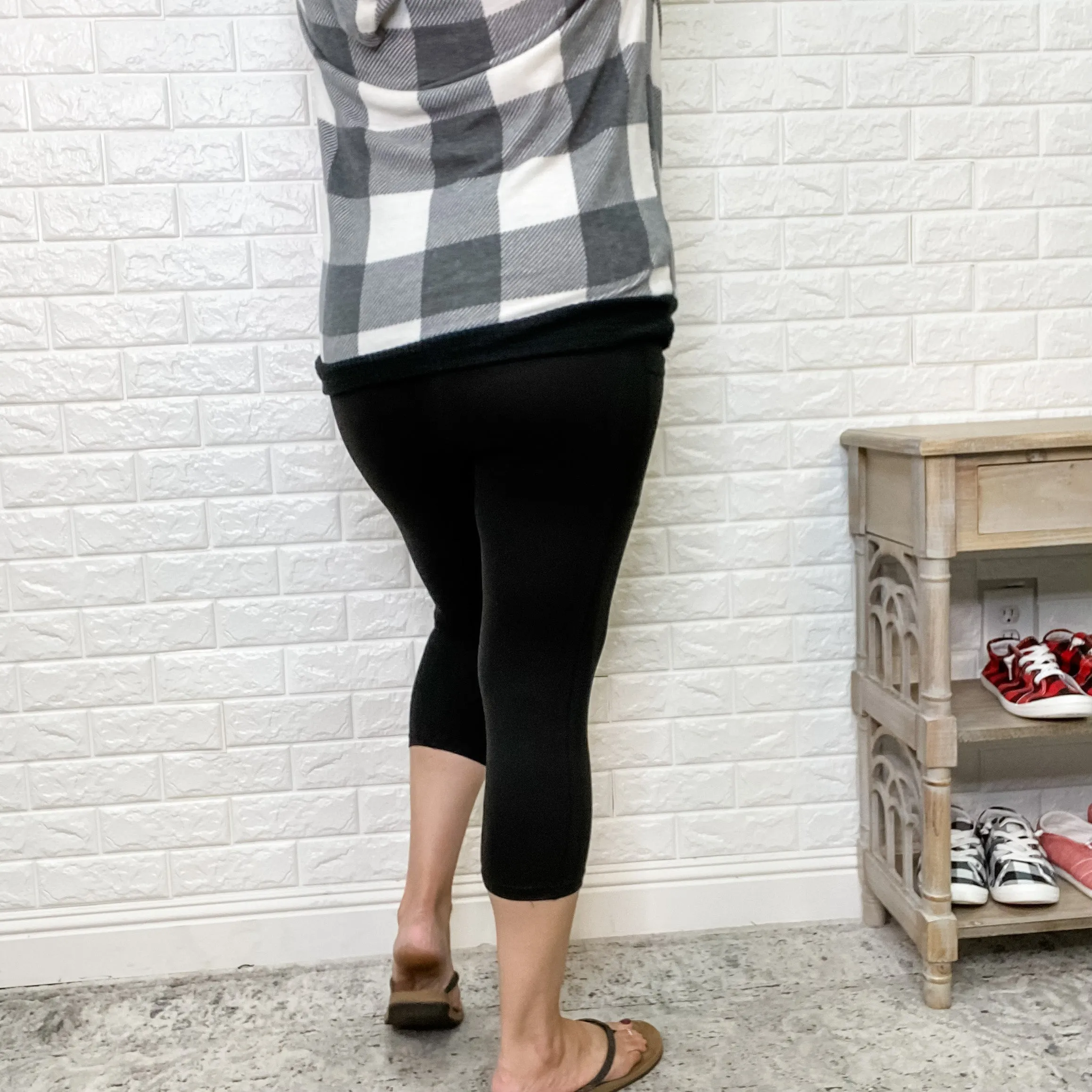 Classic Black Legging Style Capris With Pockets