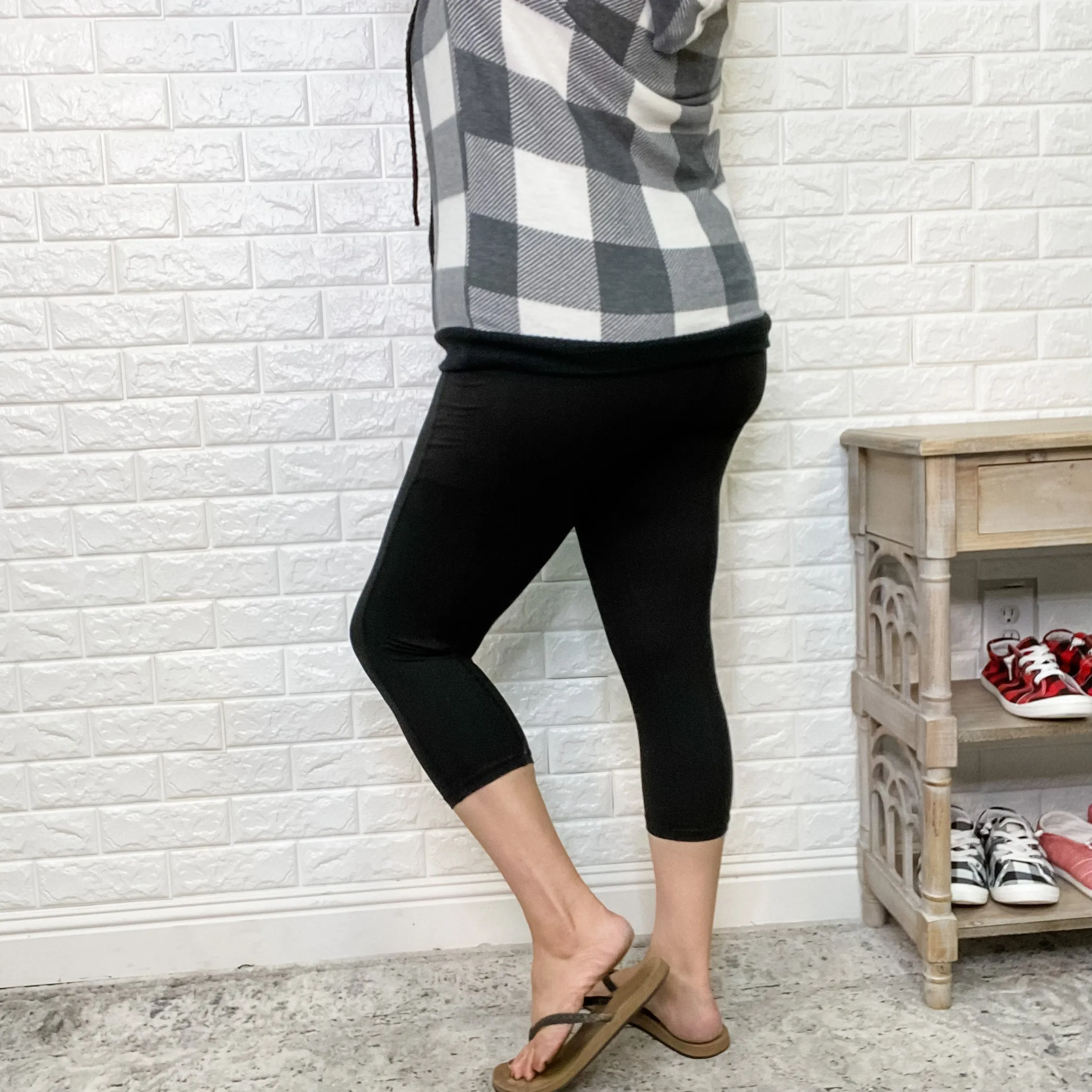 Classic Black Legging Style Capris With Pockets