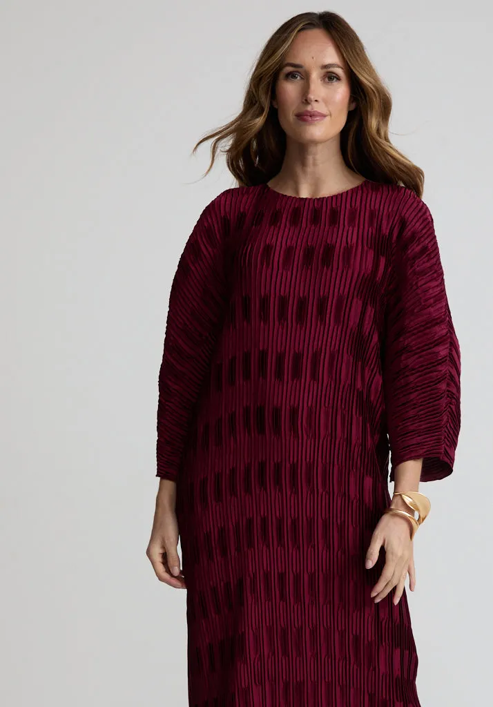 Mae Plisse Maxi Dress In Burgundy